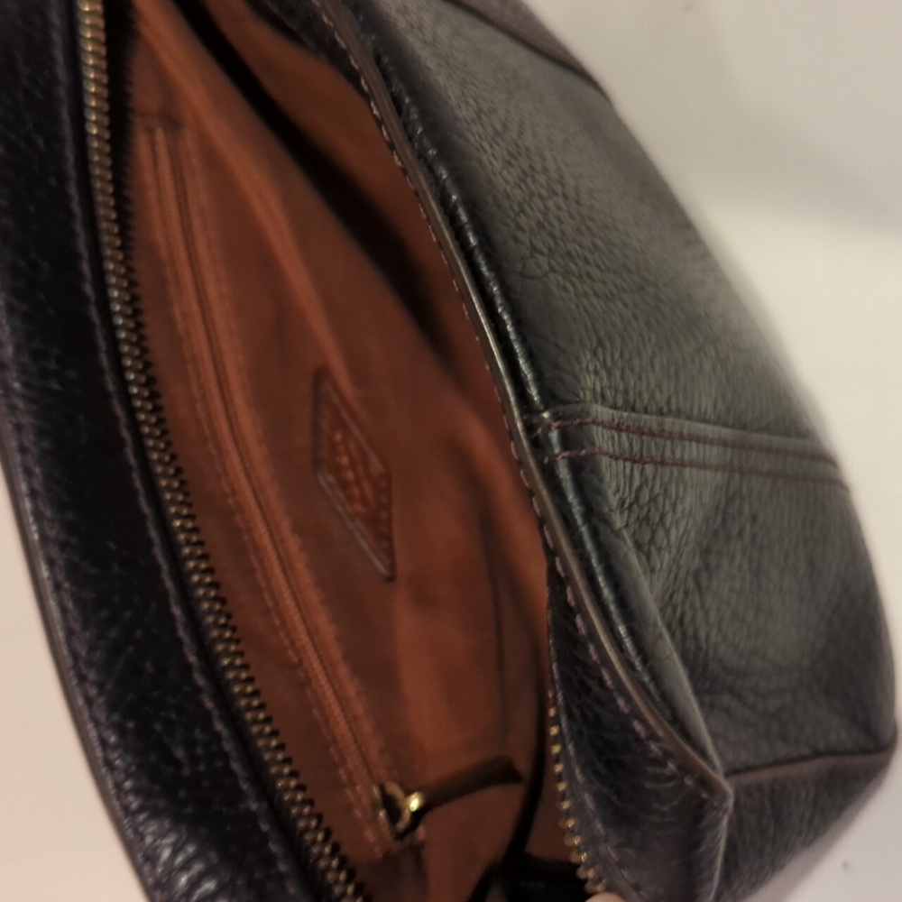 Fossil Gemma Pebbled Leather Crossbody Camera Bag In Black - Picture 9 of 14